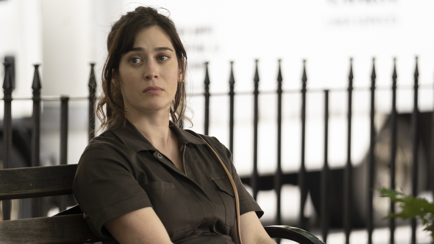 Libby Epstein played by Lizzy Caplan in 'Fleishman is in Trouble'
