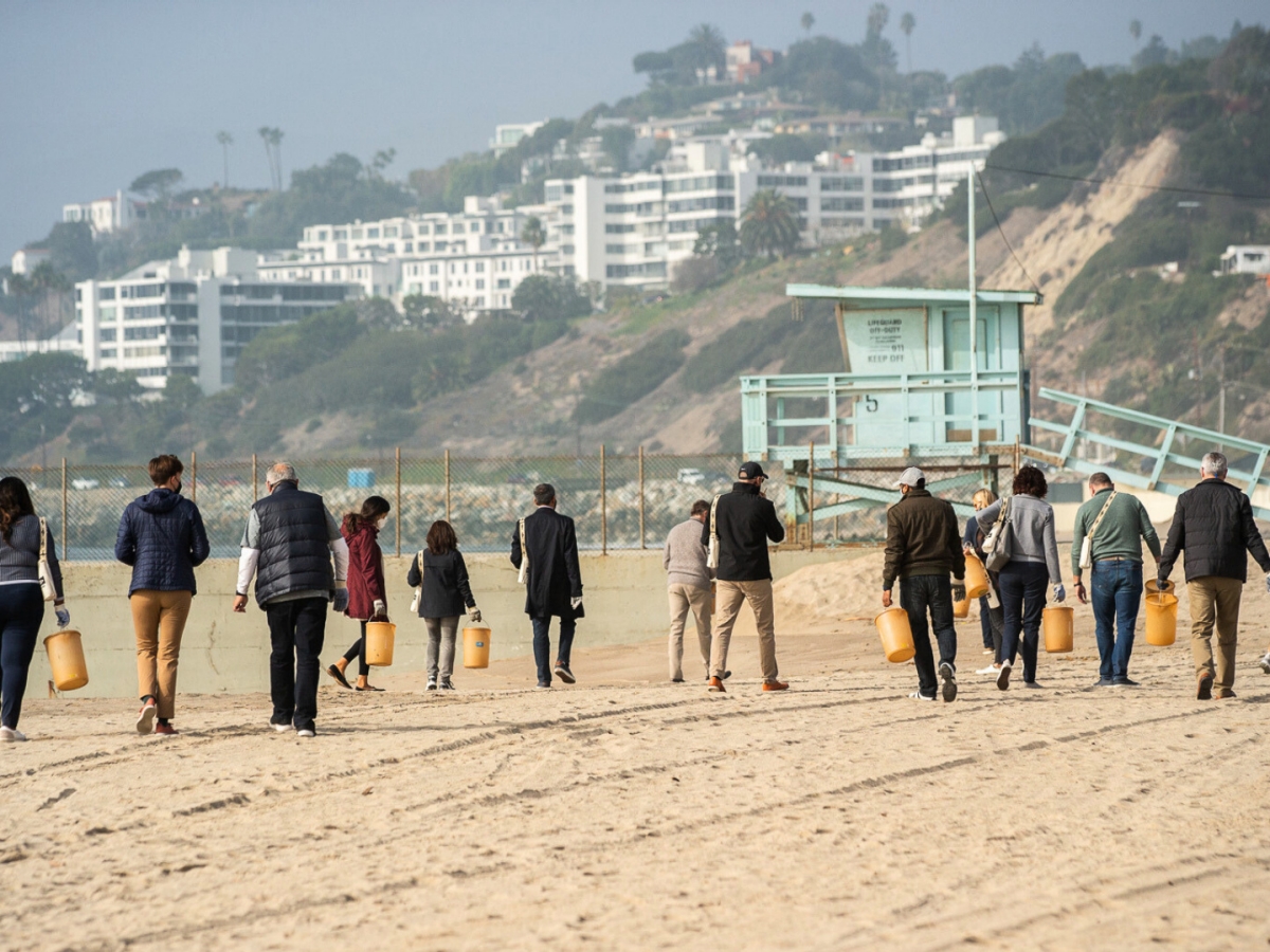 Tisch West Coastal Clean Up with Heal the Bay