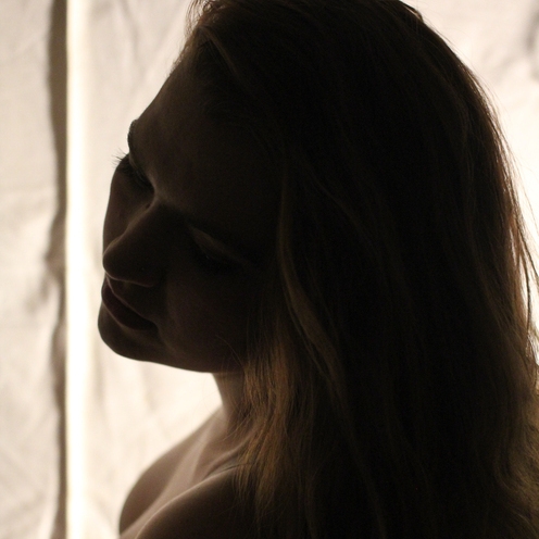 Silhouette of Lauren Winnenberg head