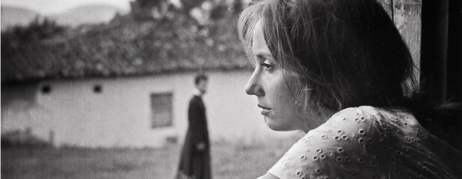 A still from Joaquim Pedro de Andrade's film The Priest and the Girl