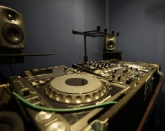 Practice Rooms / DJ Suite