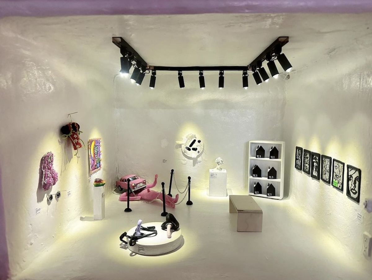 A miniature gallery displays works inspired by the prompt "Carmen"