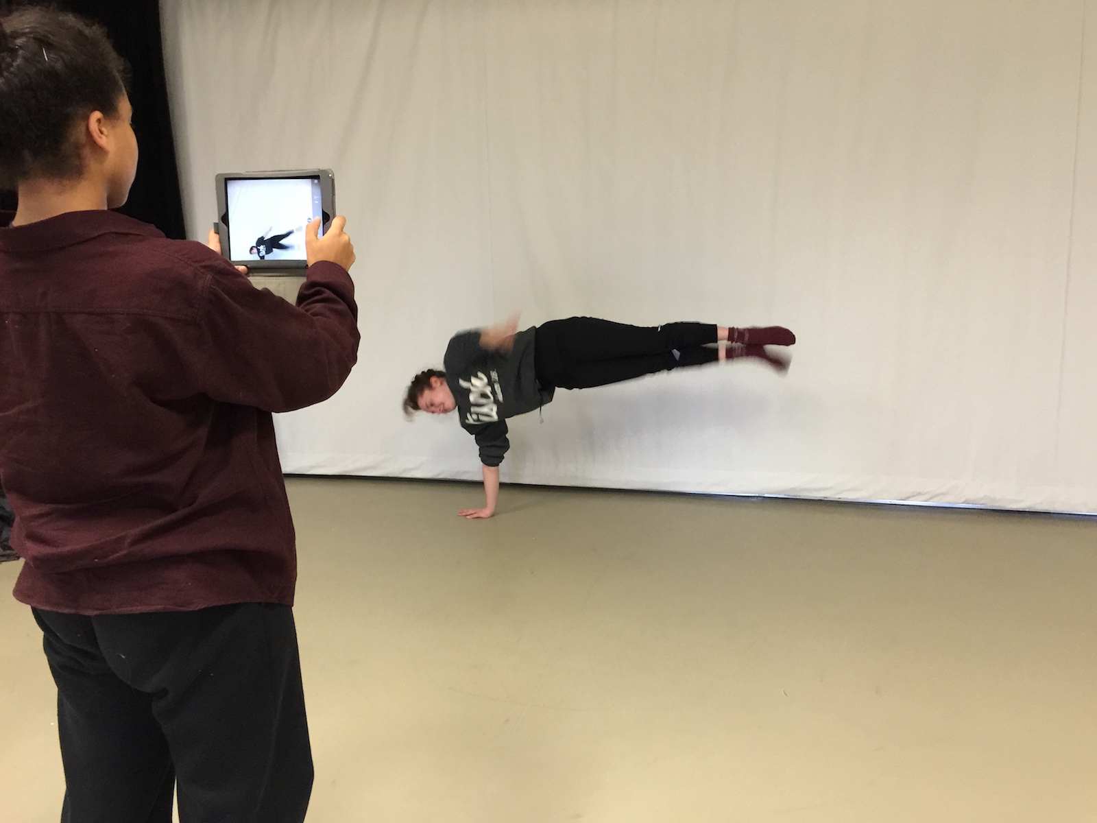 Tisch Dance and Technology students practice capturing moving bodies with IOS devices.