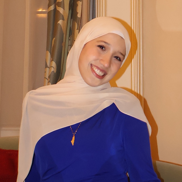 Amina Hamawy headshot