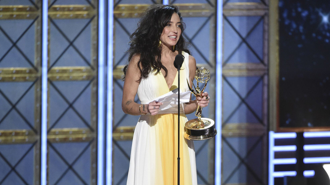 Reed Morano accepting her Emmy.