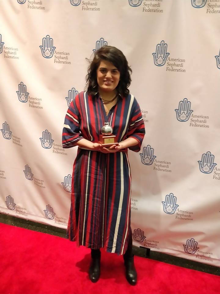 Na'ama Keha with her award