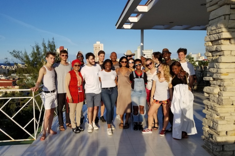 Group photo of J-Term 2019 Experiencing Havana's Music class